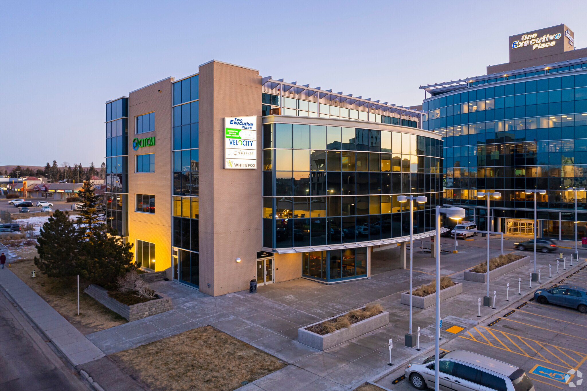 Executive Place photo 13