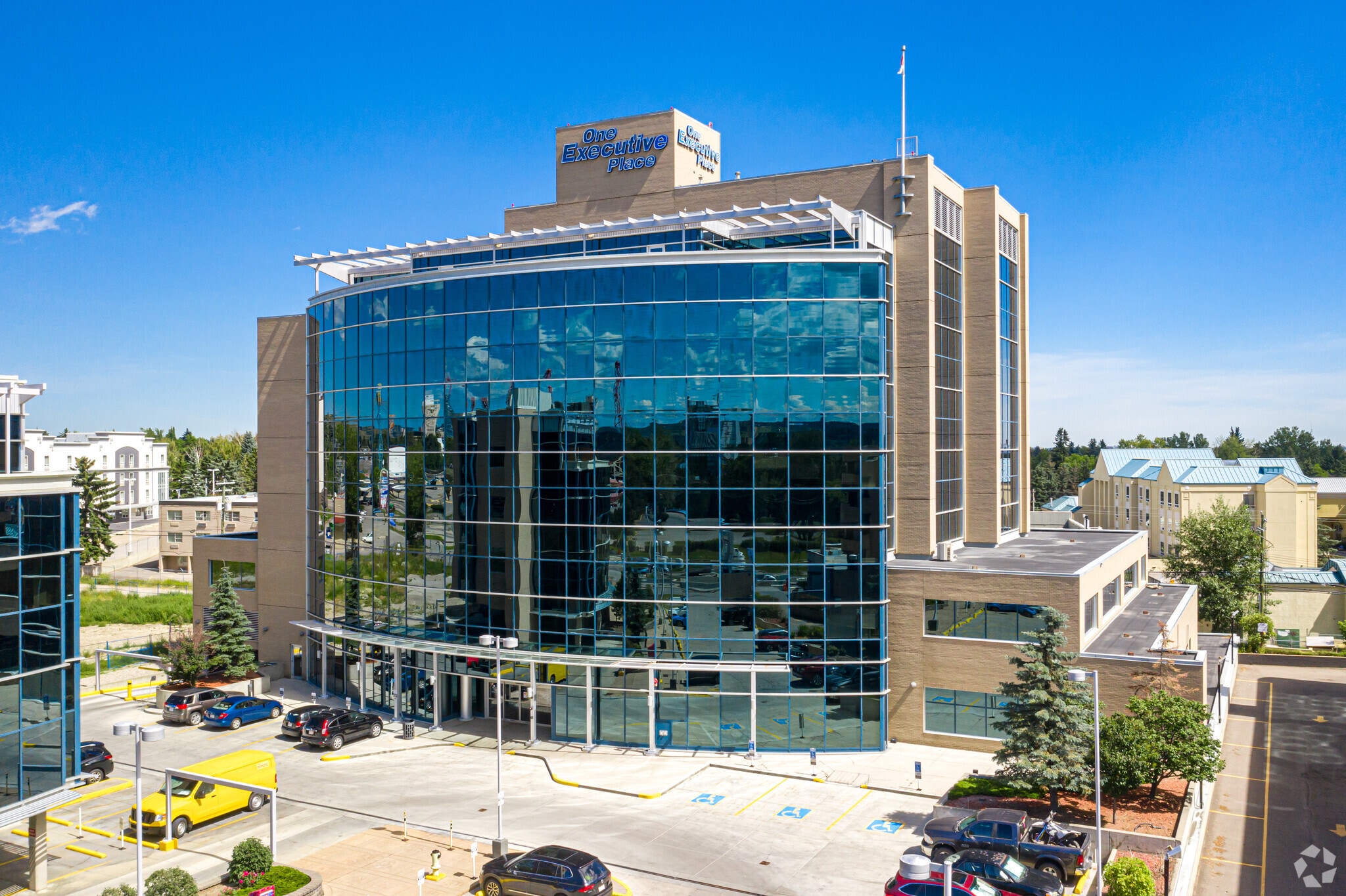 Executive Place photo 16