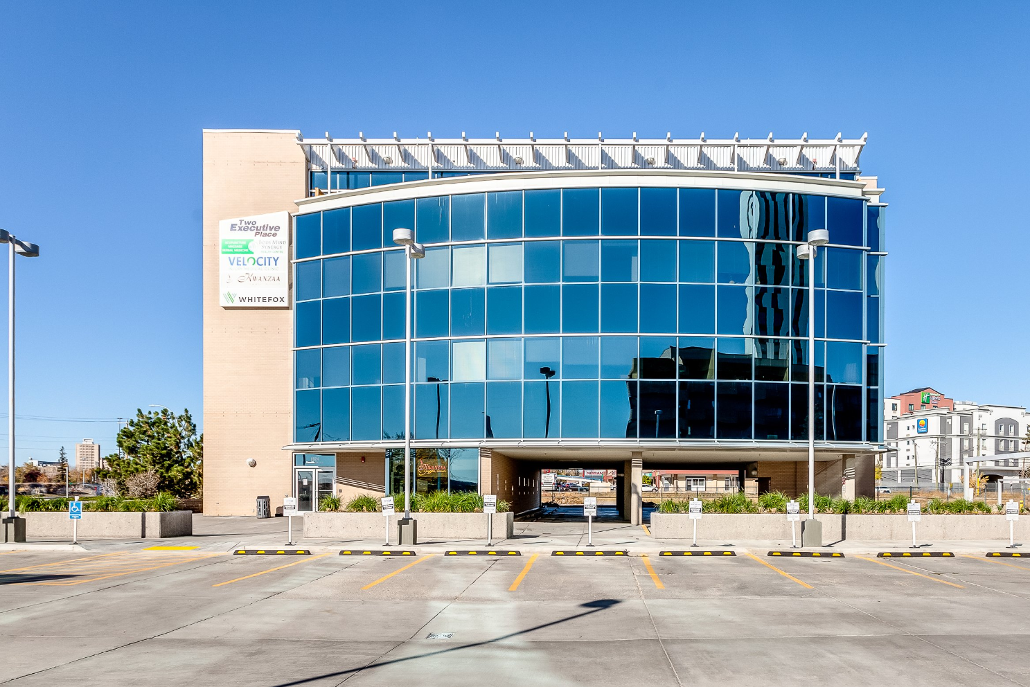 Campus arrival and façade