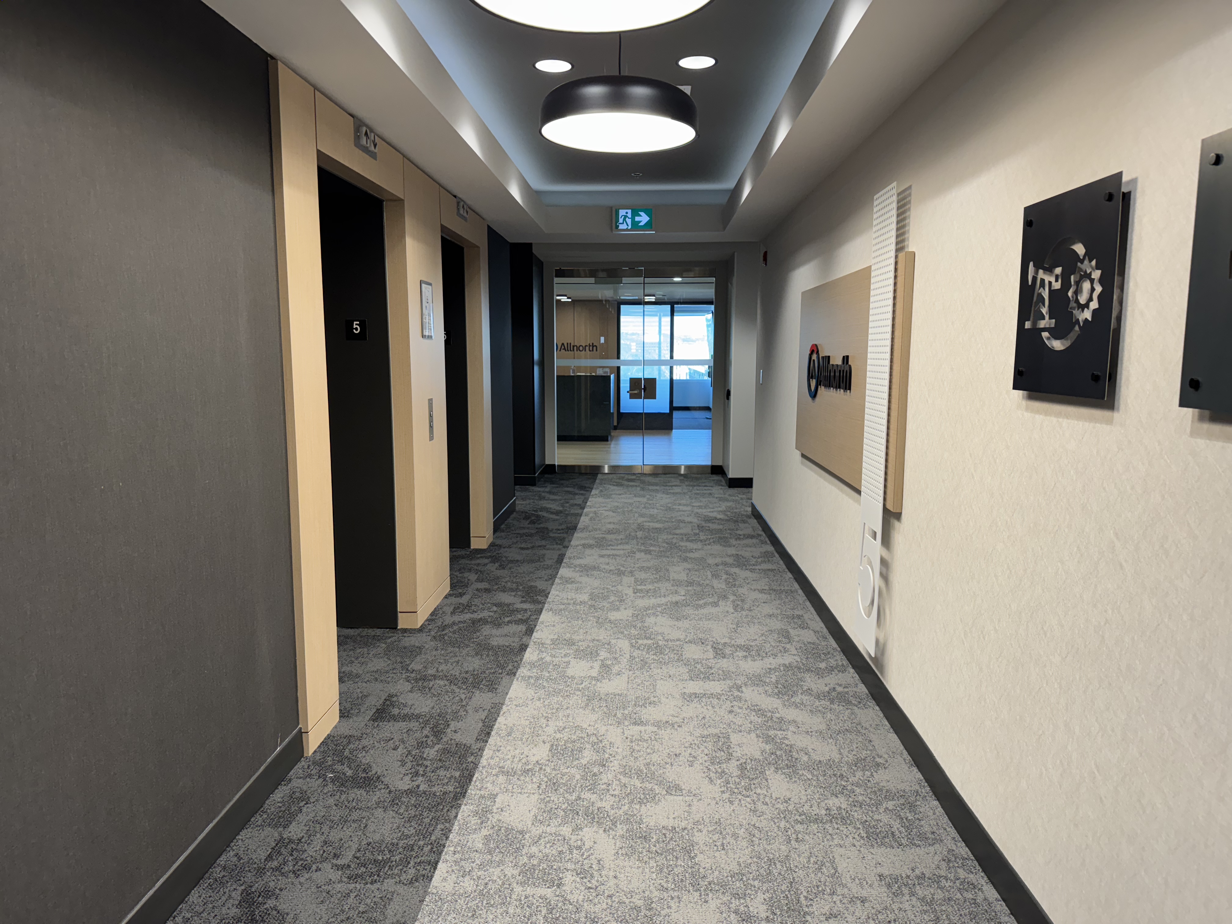 Contextual view within the corridor